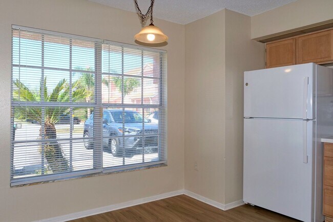 Foto del edificio - Nice 3 bedroom /2 bath 2 story townhome at Park Place at Meadows Woods in Orlando