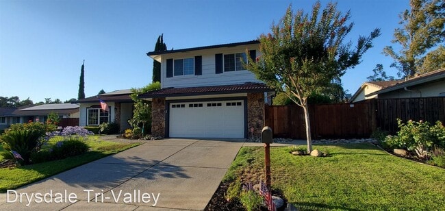 Building Photo - 4 br, 2.5 bath House - 720 Bloching Cir.