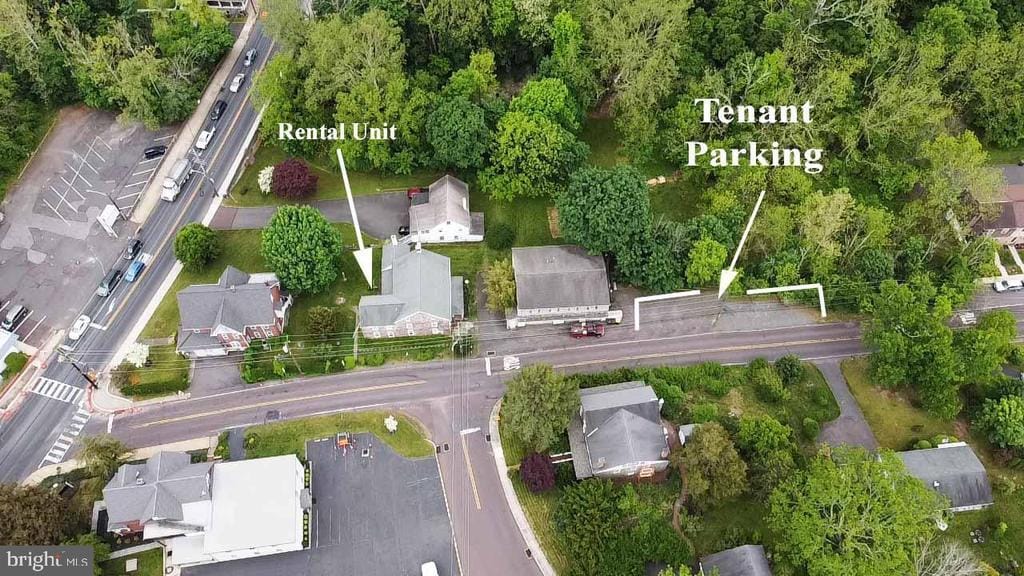 Primary Photo - 130 Game Farm Rd