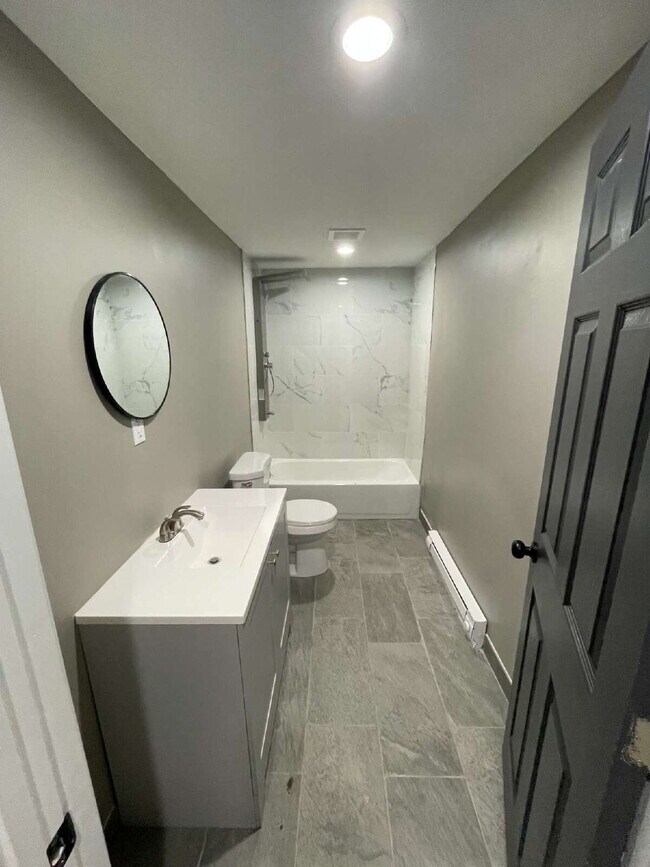 Foto del edificio - NEW 4 Bedroom Remodel with GARAGE!