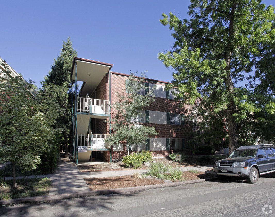 Primary Photo - Congress Park Flats