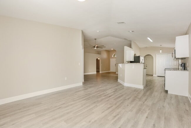 Building Photo - 807 Rocky Mountain Ct