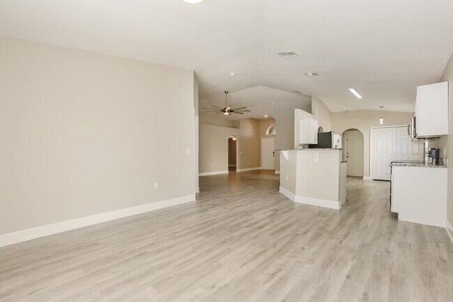 Foto del edificio - 807 Rocky Mountain Ct