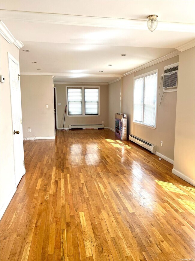 Building Photo - 117-24-117201 201 Pl