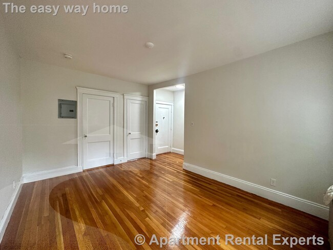Building Photo - 28 Langdon St