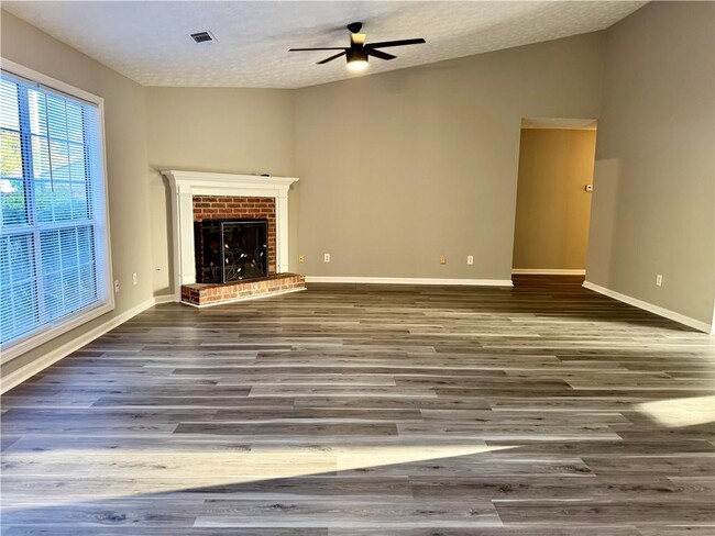 Building Photo - 1255 Avalon Dr