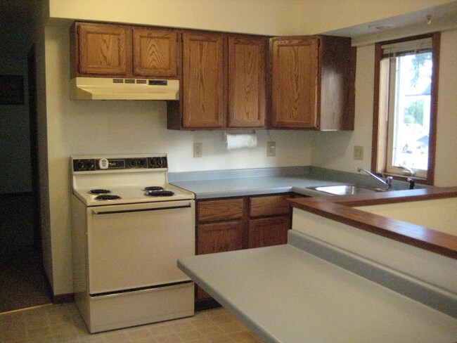 Building Photo - 205 Lake St