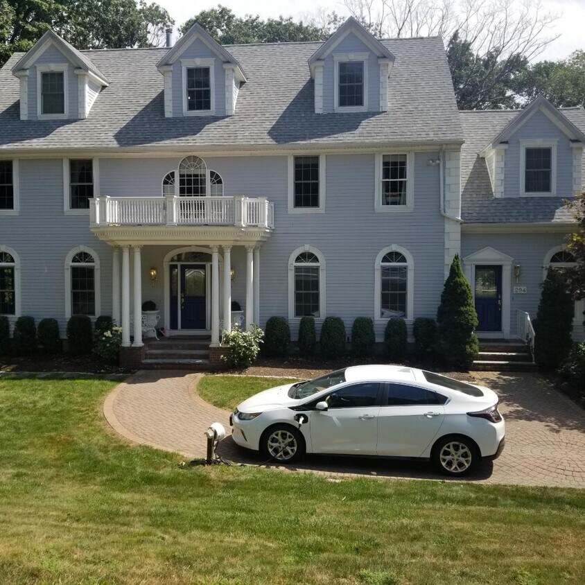 294 Albion Rd, Lincoln, RI 02865 Apartments in Lincoln, RI