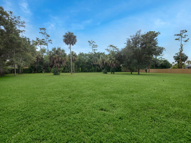 Foto del edificio - 155 Quercus Ct