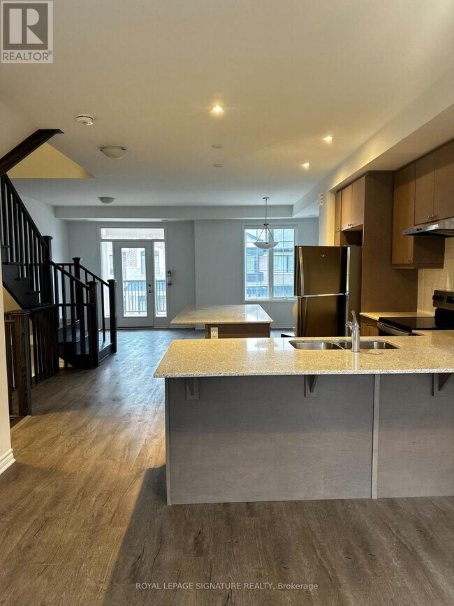 Building Photo - 1259 Lily Cres