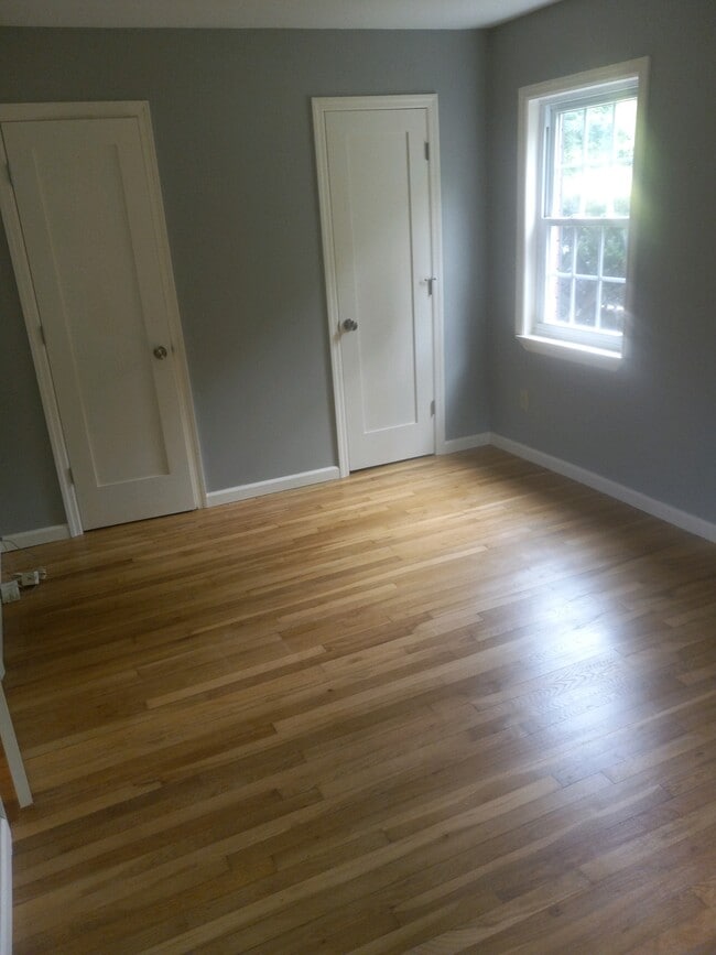 Building Photo - 5 Wildwood Dr