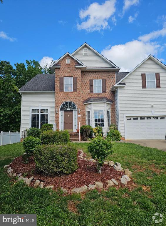 Building Photo - 1140 Happy Ridge Dr
