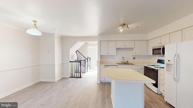 Building Photo - 26071 Ridge Manor Dr