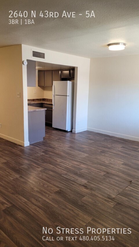Building Photo - 3 Bed Ground Level Condo off 43rd Ave and ...