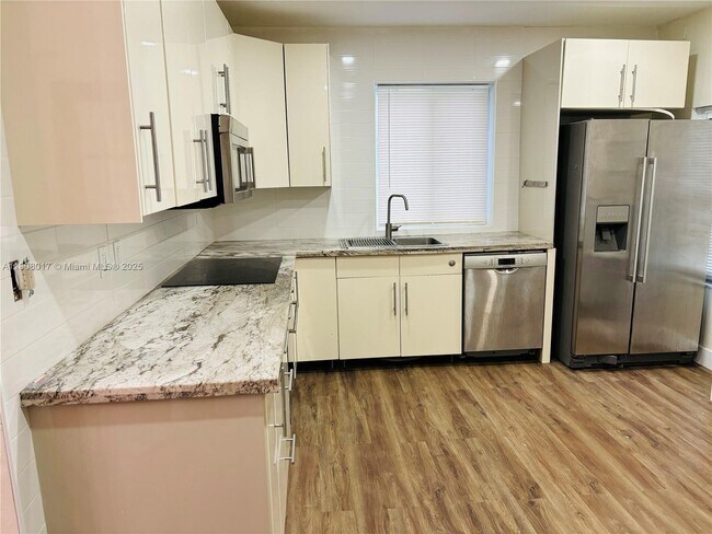 Foto del edificio - 1717 Buchanan St