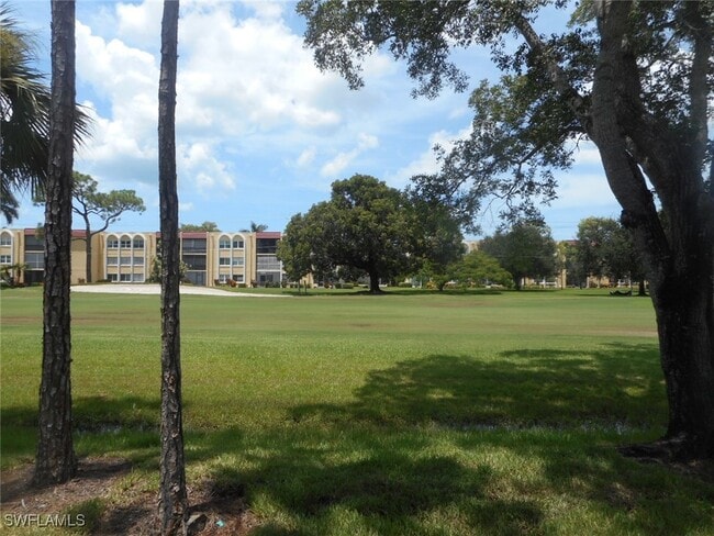 Foto del edificio - 259 Quail Forest Blvd