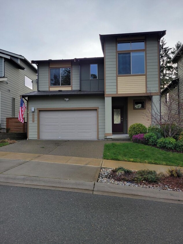 Primary Photo - 4 Beds 3.5 Bath Westridge contemporary living