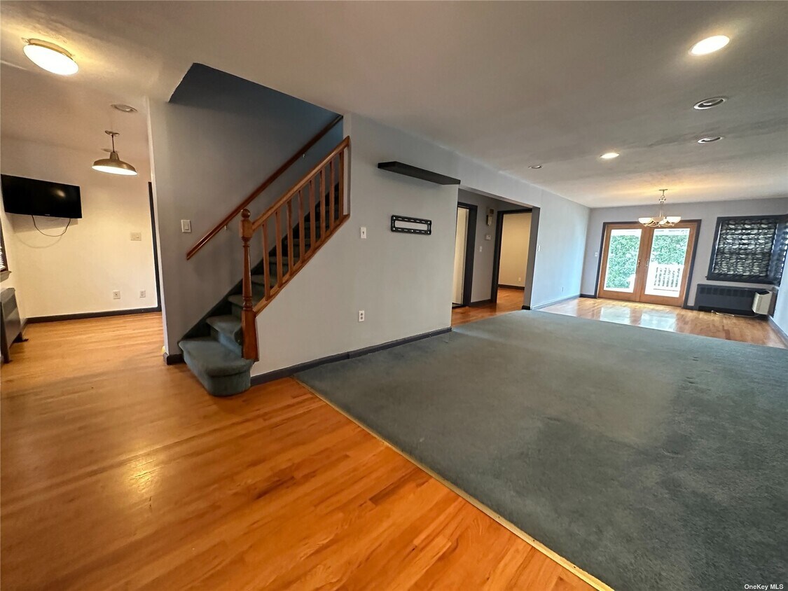 Foto principal - 807 Leonard Blvd