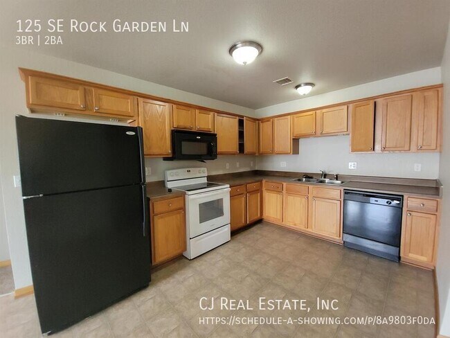 Foto del edificio - 125 SE Rock Garden Ln