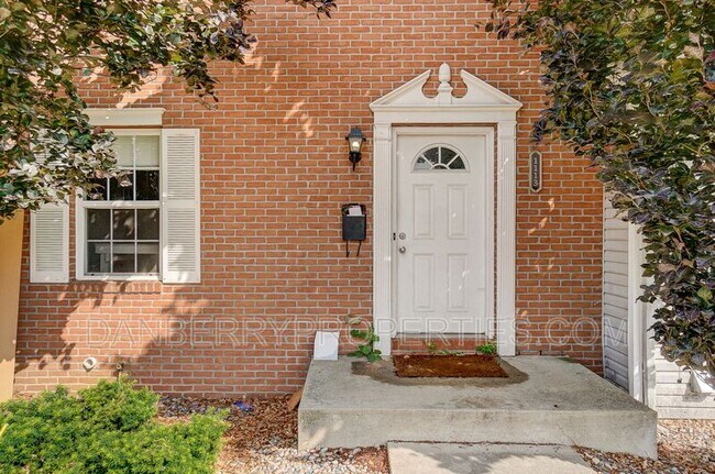 Foto del edificio - 1113 N Byrne Rd