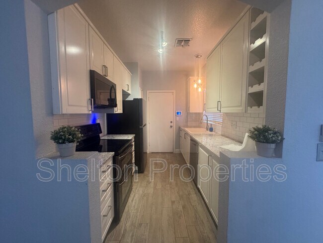 Foto del edificio - 625 N Hamilton St