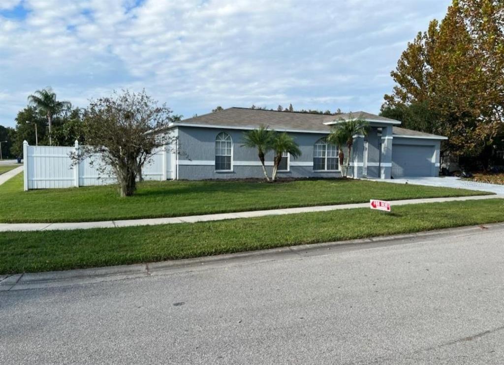 Foto principal - 26805 Roseann Pl
