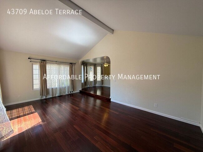Foto del edificio - 43709 Abeloe Terrace