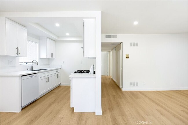 Foto del edificio - 7750 Laurel Canyon Blvd