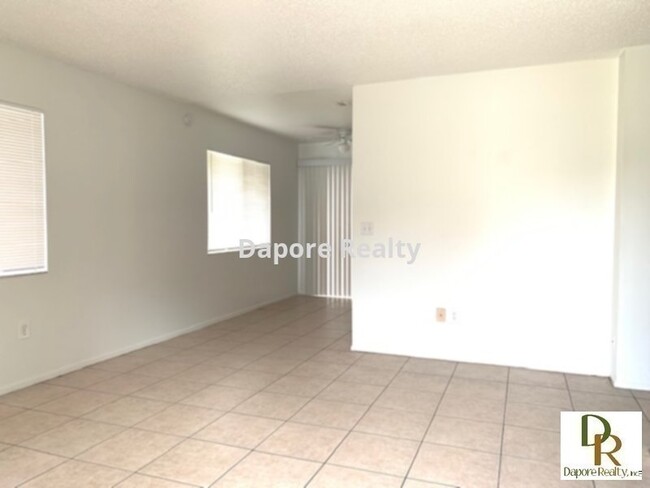 Building Photo - 2 Bedroom, 1 Bath Duplex with Upgrades!