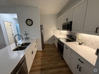 Building Photo - Room in Duplex on S Alston Ave