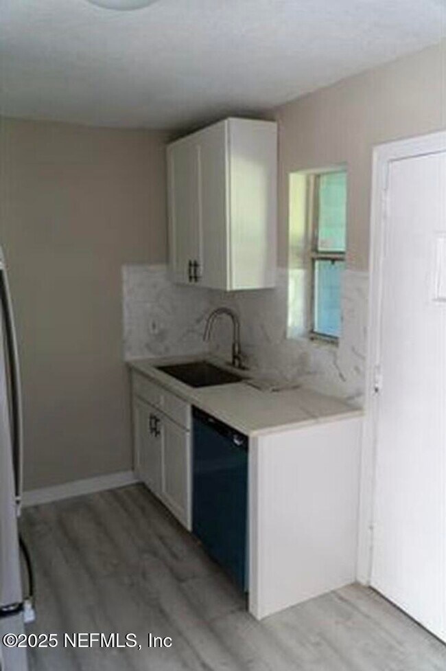 Building Photo - 5714 Belafonte Dr
