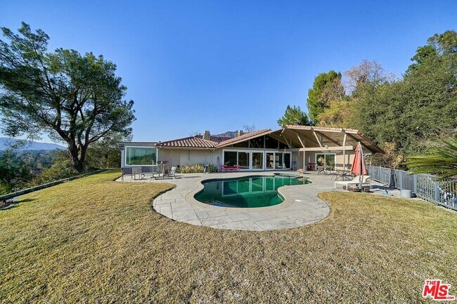 Foto del edificio - 5354 Stardust Rd
