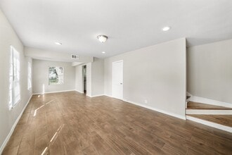 Building Photo - 13 13th St N