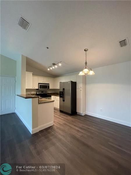 Primary Photo - 5550 NW 61st St