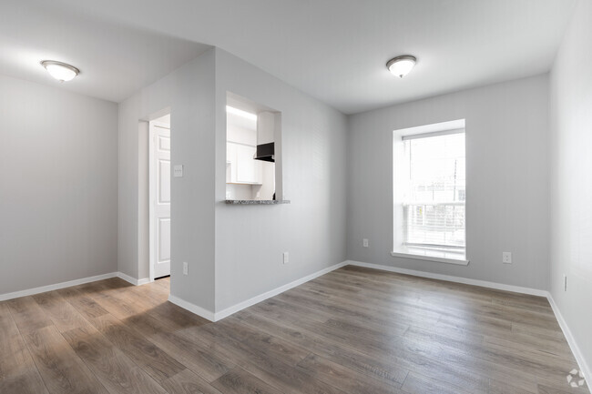 2BR, 1BA - 798SF - Rise at the Camerons