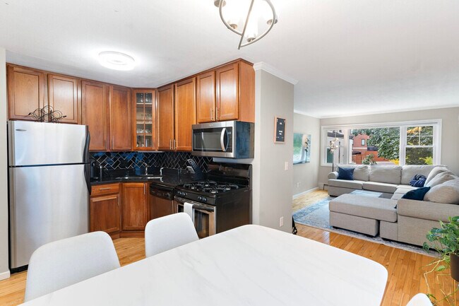 Building Photo - 3024 Humboldt Ave S