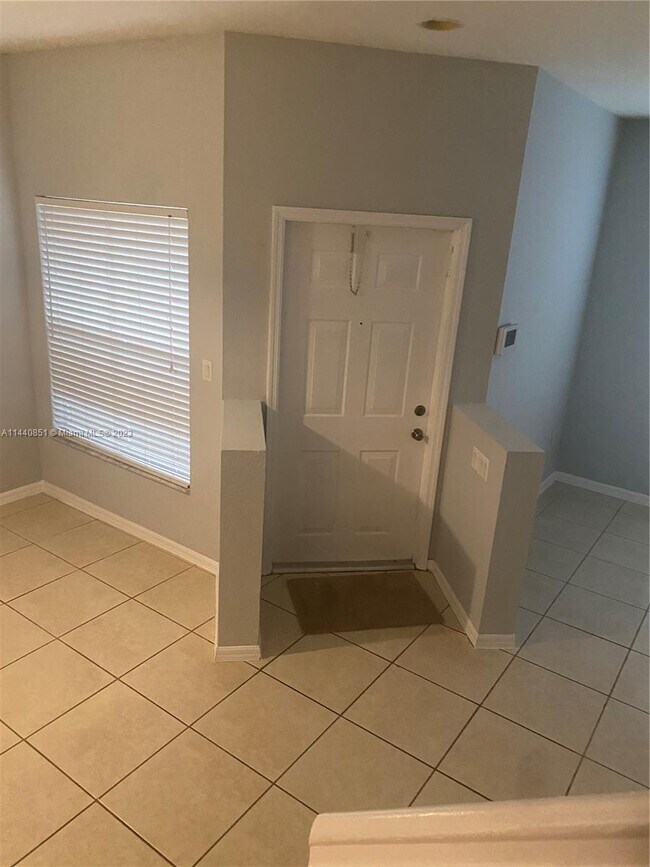 Foto del edificio - 3549 Merrick Ln
