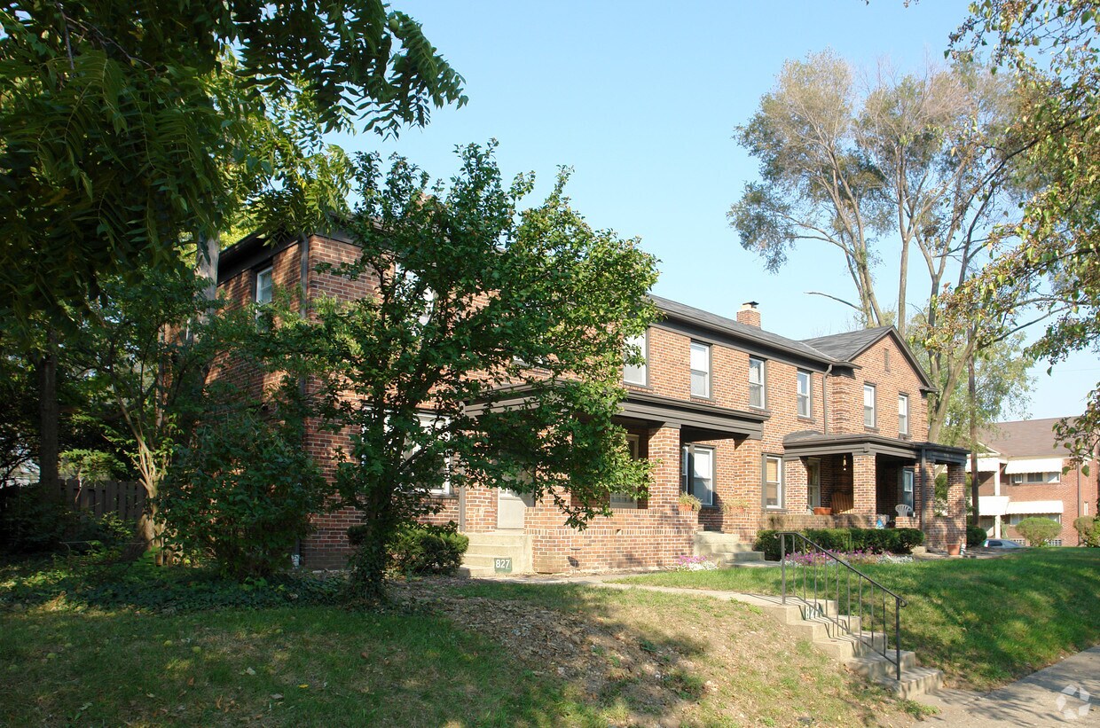 Building Photo - 827-833 Northwest Blvd