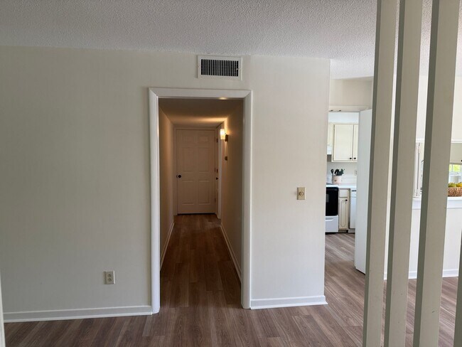 Building Photo - Forest Acres