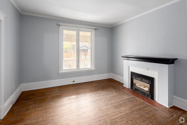 1 BR 1 BA - 62 Holton Avenue South