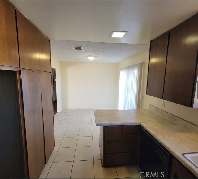 Foto del edificio - 19142 CA-18