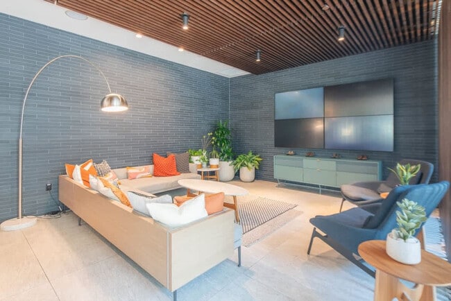 Foto del edificio - 701 W Rio Salado Pkwy