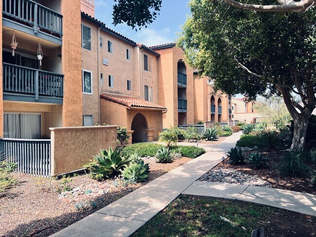 Foto del edificio - UTC Gated Lucera Two Master Bedroom Condo