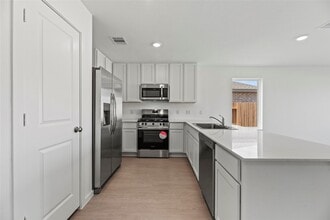 Building Photo - 6619 Sassafras Grn Dr