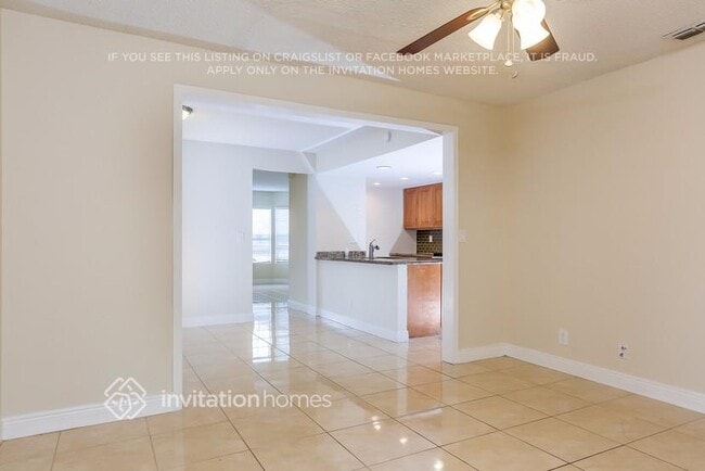 Foto del edificio - 5879 Rambler Rose Way