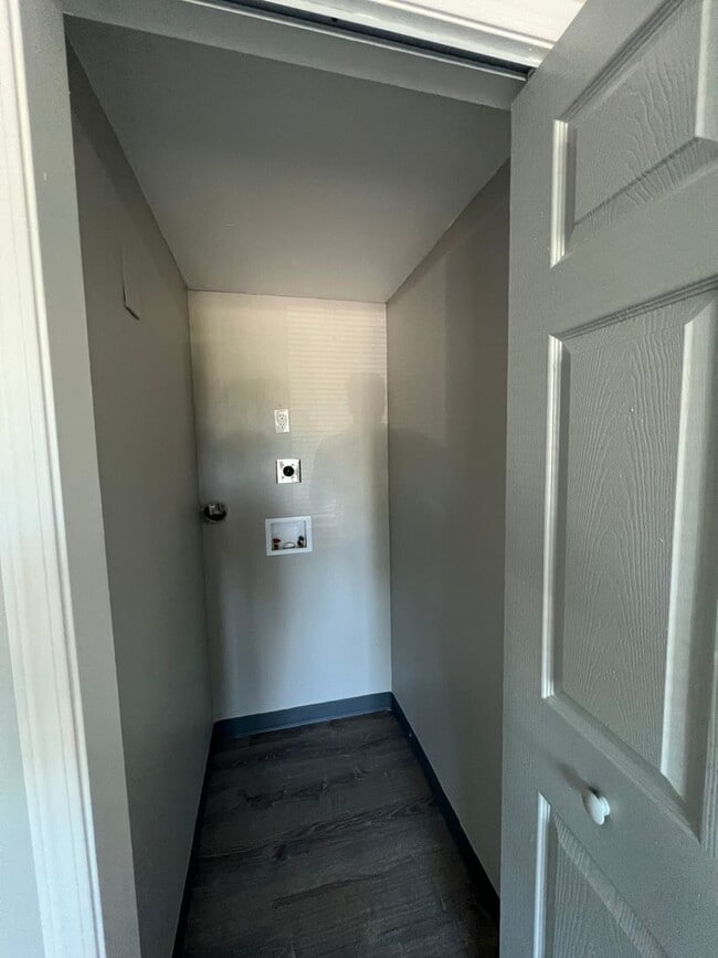 Interior Photo - Lincoln Court