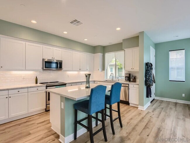 Building Photo - 8710 Barbados Ln