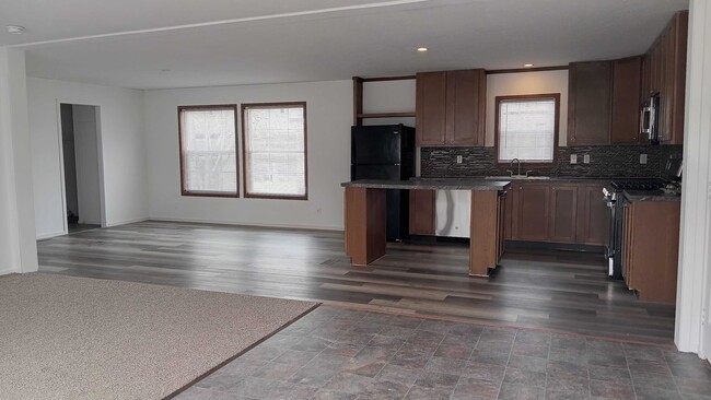 Foto del edificio - 49 Meggan Dr