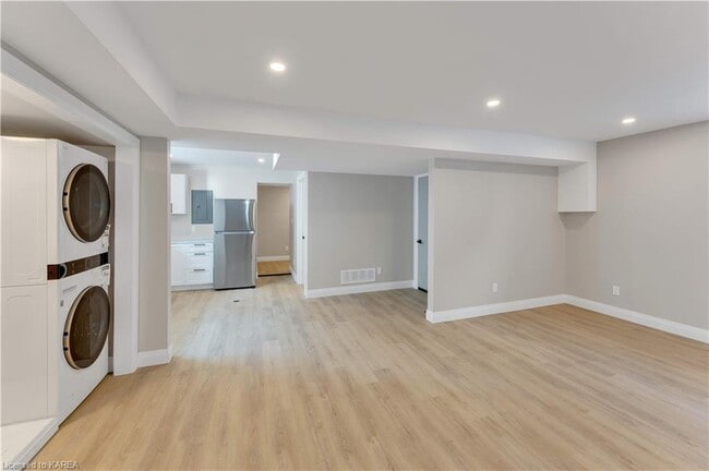 Building Photo - 189 Sidney St