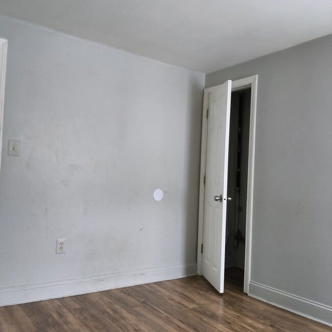 Building Photo - 1792 Pleasant St